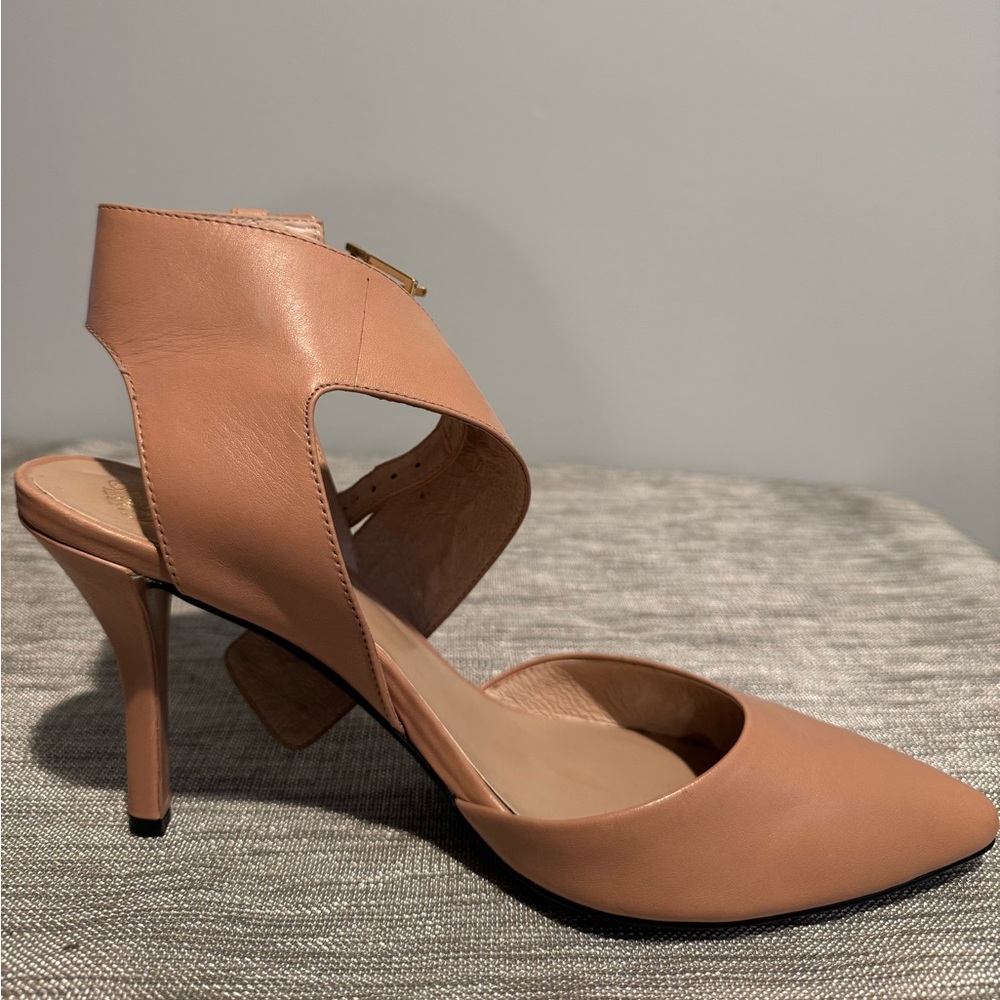 Vince Camuto Soren Pointed Toe Pumps - Picture 5 of 9